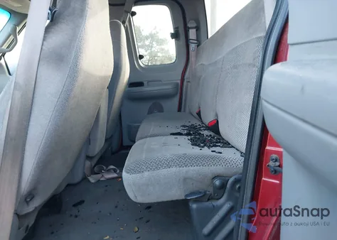 2000 Ford F-150 Lariat/Work Series/Xl/Xlt from USA, damaged, VIN 1FTRX17L1YKA61527